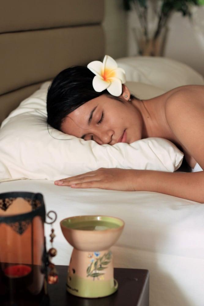 Sahid T-More Hotel Kupang  Buitenkant foto