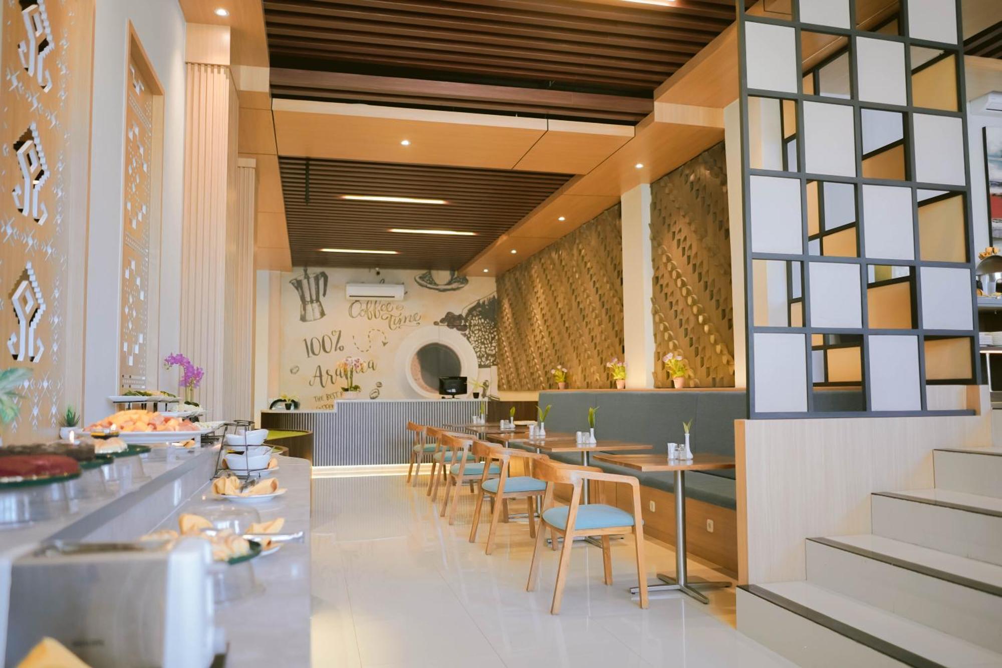 Sahid T-More Hotel Kupang  Buitenkant foto