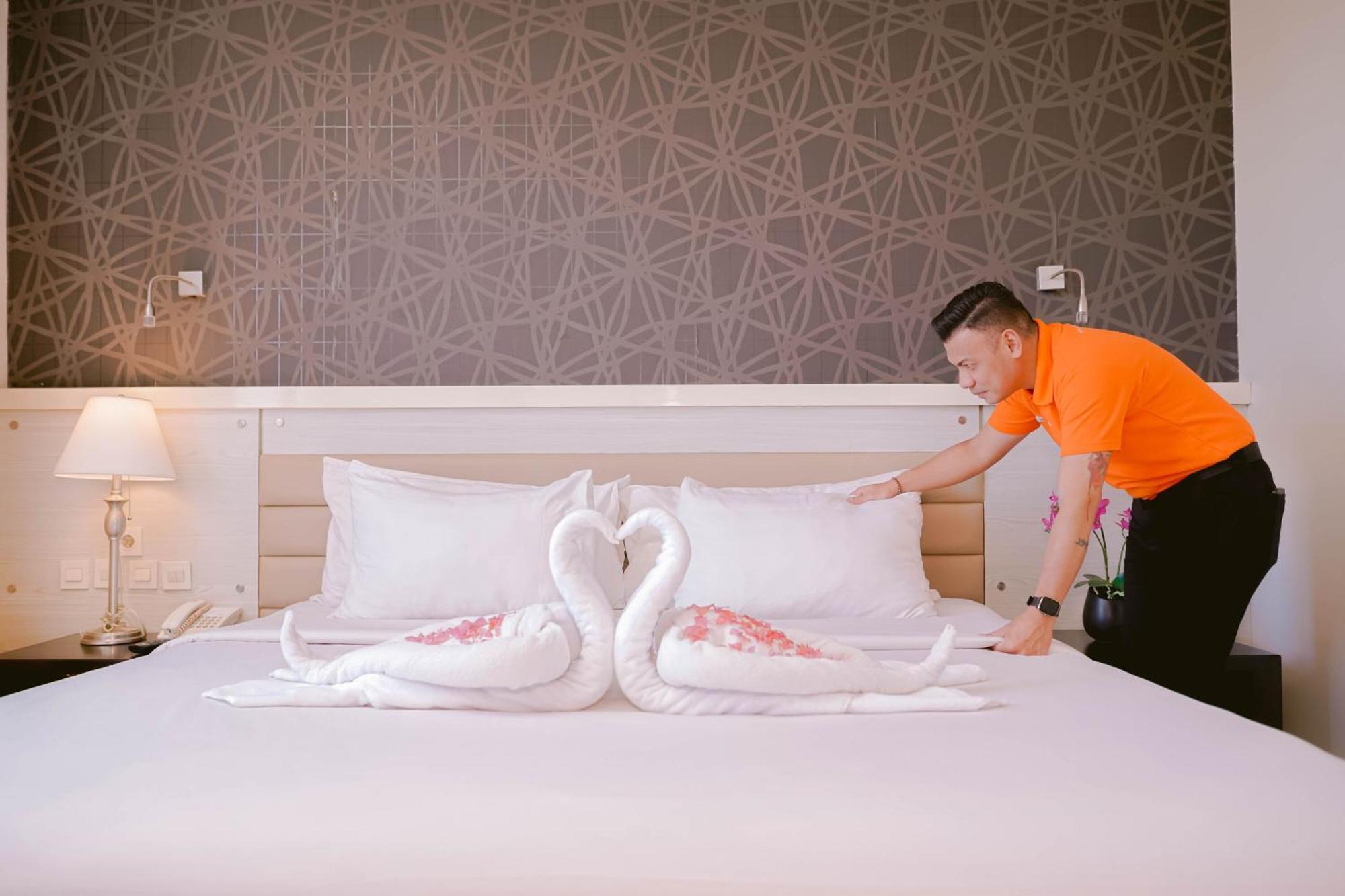 Sahid T-More Hotel Kupang  Buitenkant foto