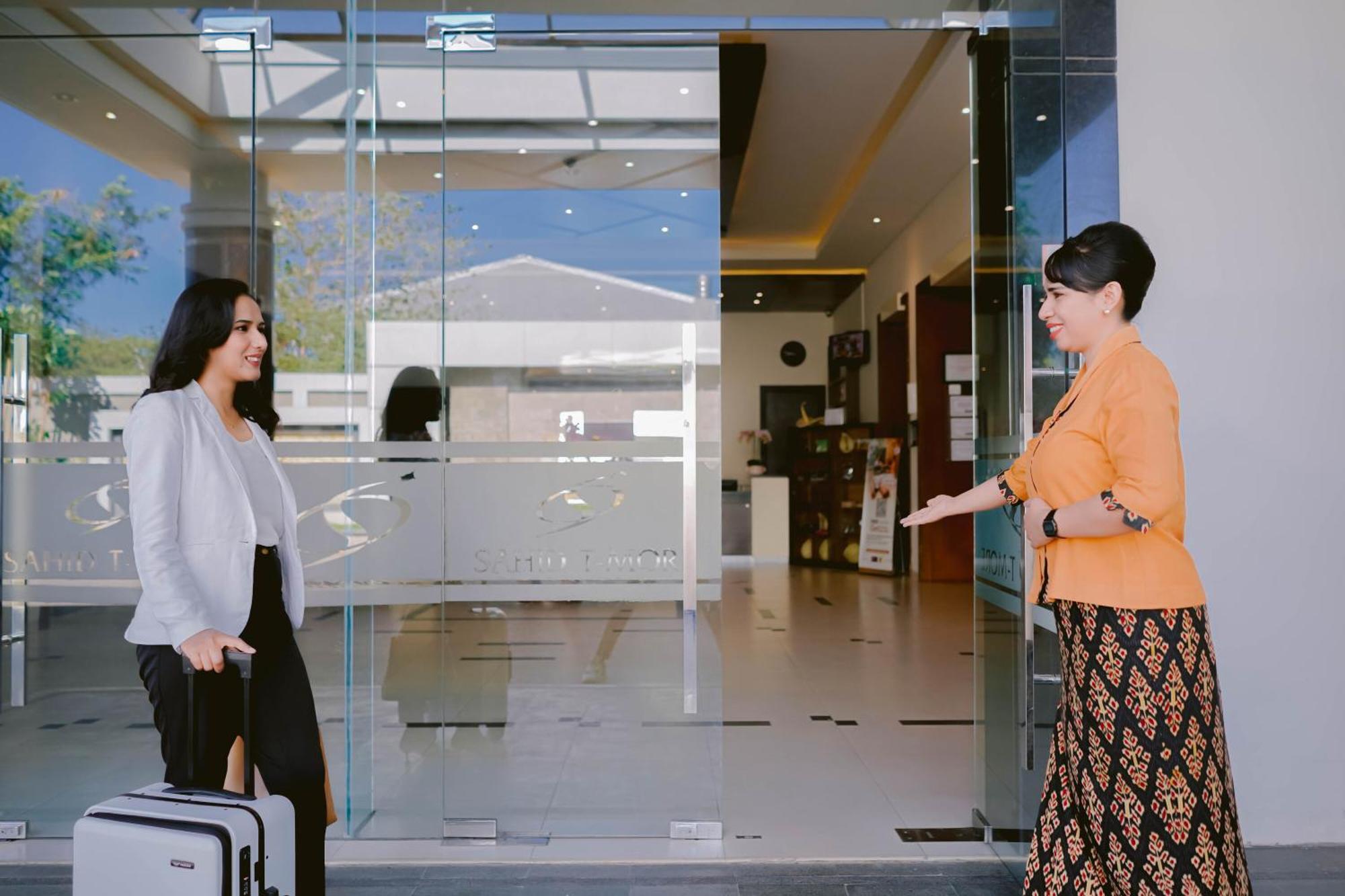 Sahid T-More Hotel Kupang  Buitenkant foto
