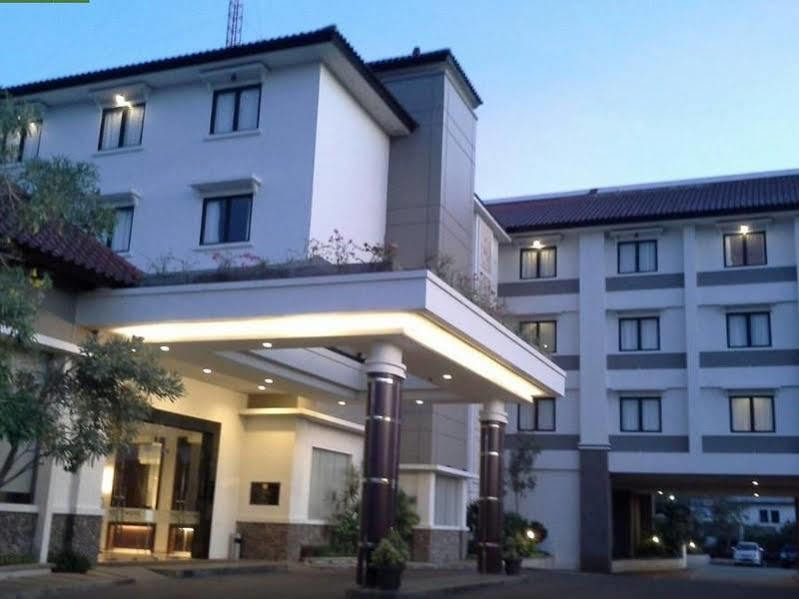 Sahid T-More Hotel Kupang  Buitenkant foto